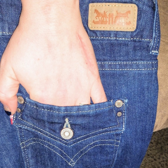 NEW! LEVI 526 Slender Bootcut 29x30 - Picture 5 of 8